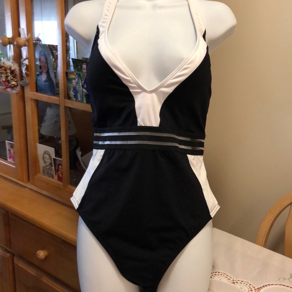Kenneth Cole 1 Pc Swimsuit - Black/White -  XL